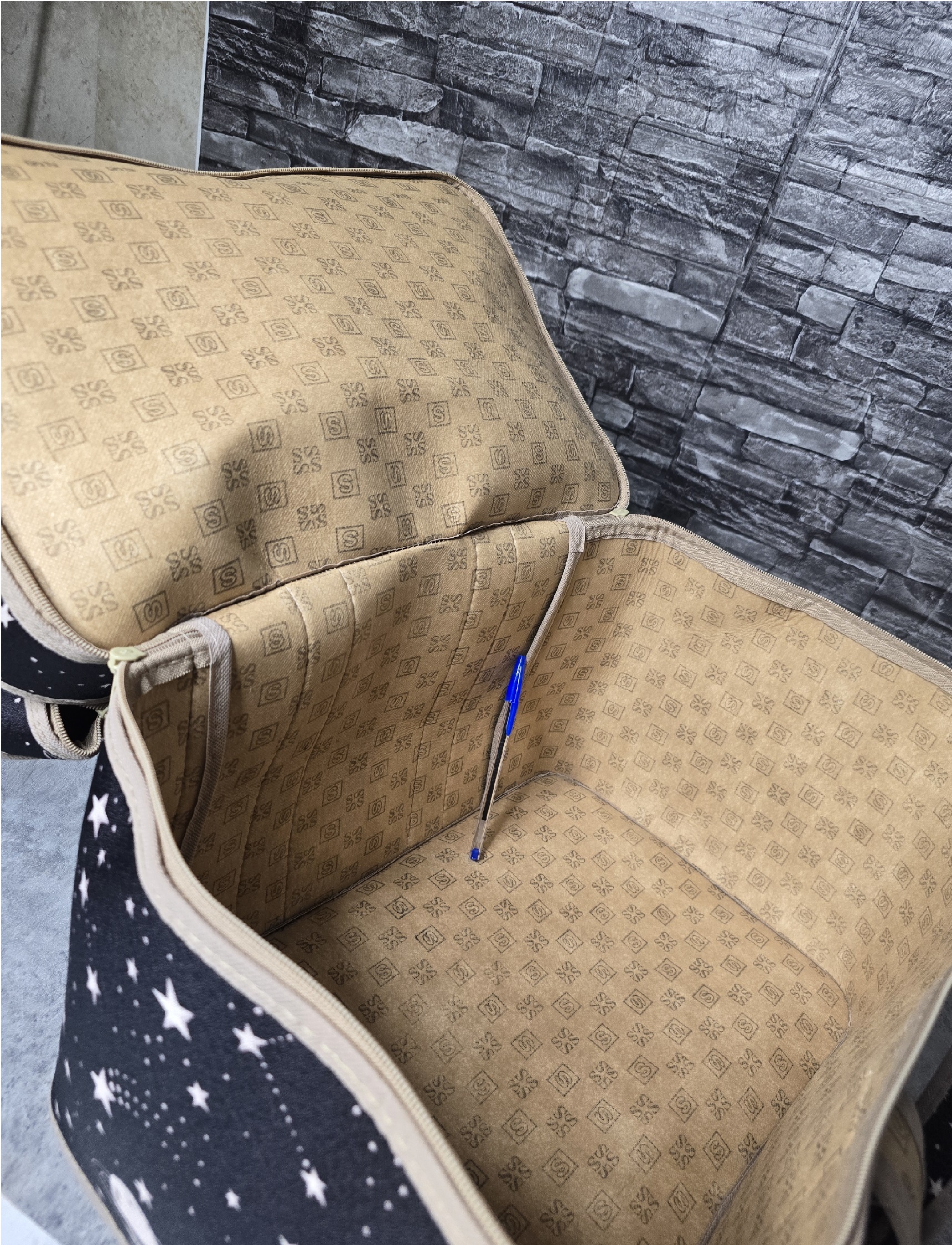 طرح LV کرم بنفش